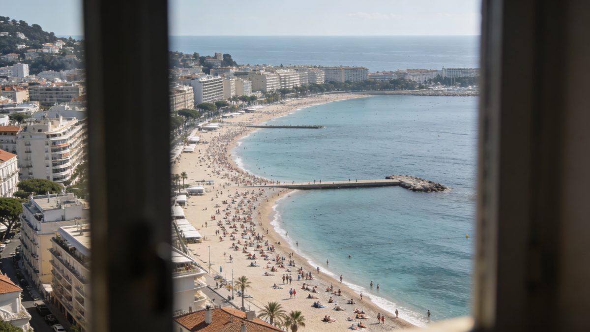 Combien d&rsquo;habitants compte la ville de Cannes et comment évolue sa population ?