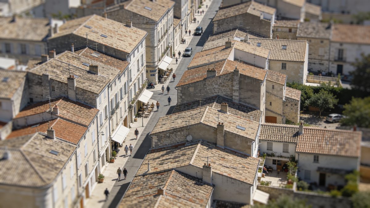 Combien d&rsquo;habitants vivent à Narbonne et quelle est l&rsquo;évolution de sa population ?